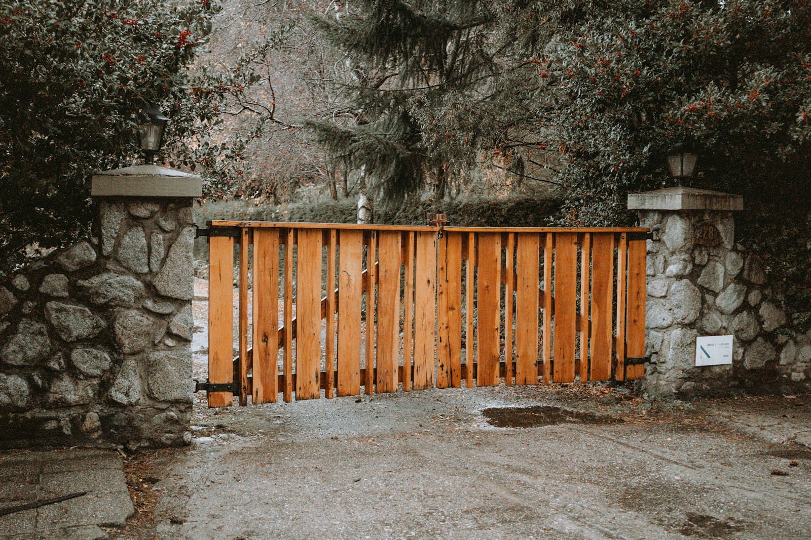 Après : Wallbox 7,4 kW Hager Witty · pavillon à Genech